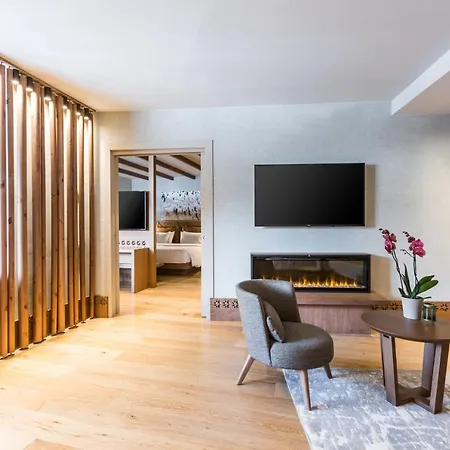 ホテル Grand Savoia Cortina D'ampezzo, A Radisson Collection コルティーナ・ダンペッツォ