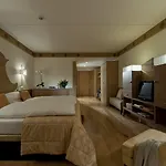 Grand Savoia Cortina D'ampezzo, A Radisson Collection Cortina dʼAmpezzo